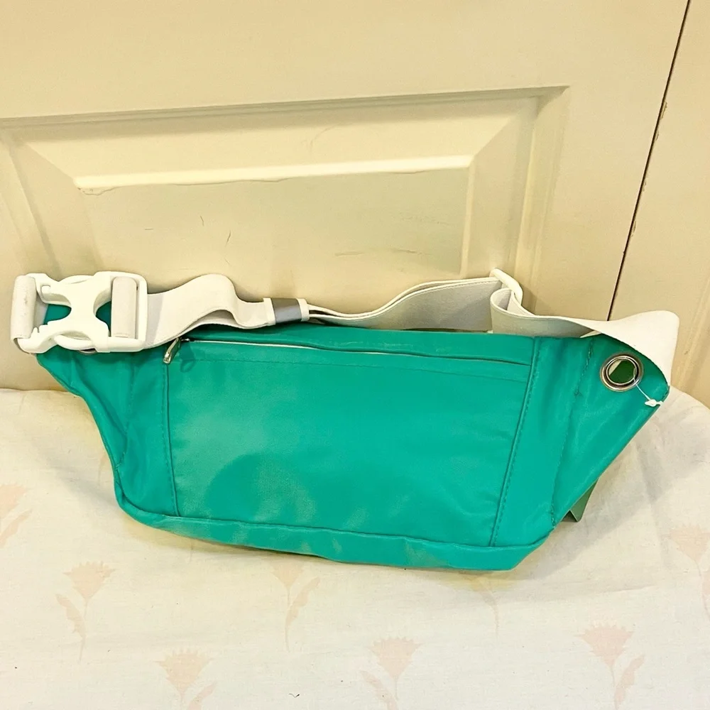 BNWT WAG! Dog Walker Fanny pack